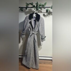 Stylish Black and White Houndstooth Coat